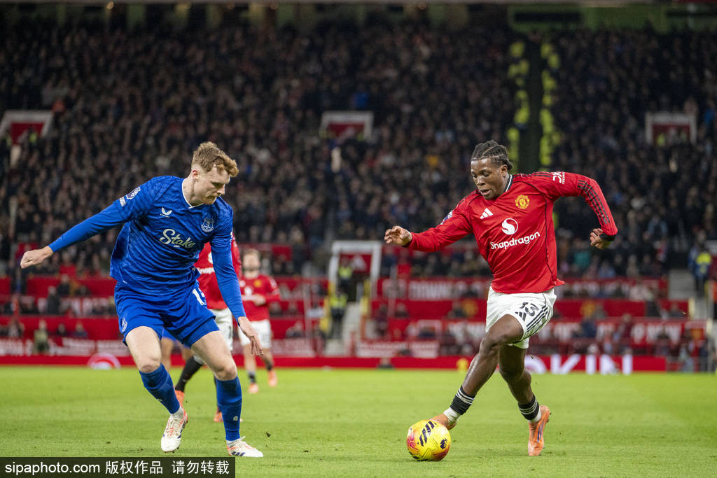 美记：尼克斯对字母哥的报价一直围绕唐斯，但雄鹿不感兴趣